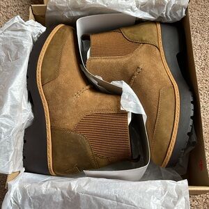 NIB Ugg Kress Ankle Boot